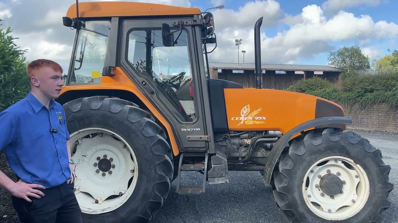 This 1997 Renault Ceres 95x could be just what you need! 💪
