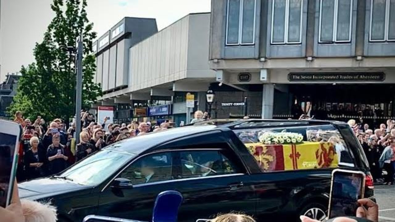 'Queen's coffin travels through Aberdeen' | Queen Elizabeth II cortege passing through Aberdeen.