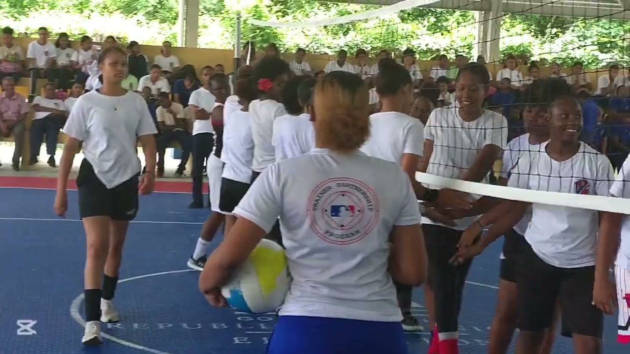 Juego de Voleibol Femenino 4to vs 5to Politécnico Ana Lilliams Miranda