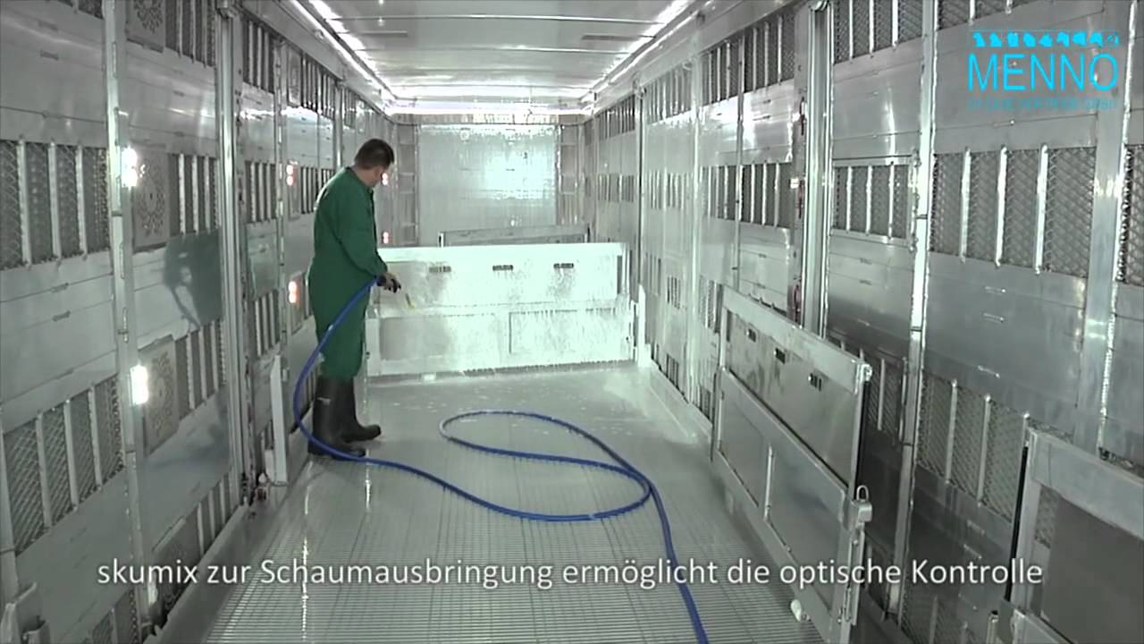 LKW Tiertransport Desinfektion mit Schaum durch skumix und Hygienedokumentation mit hygitrix
