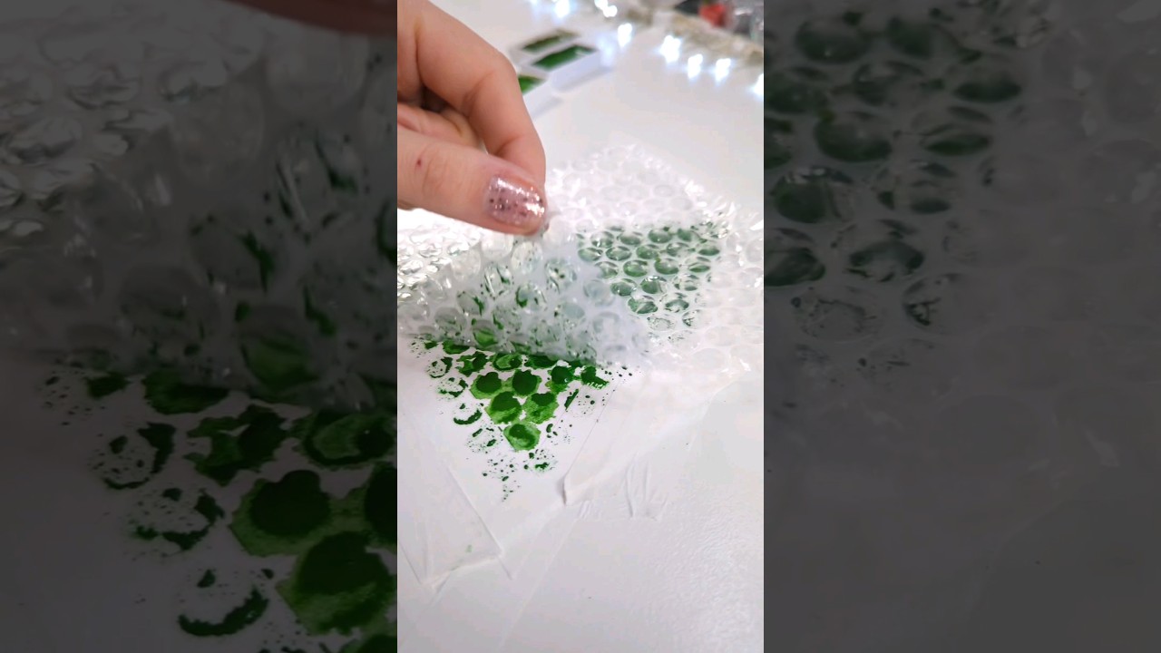 YOU NEED to try this TRICK ! Bubble Wrap Christmas Tree 🎄 Greeting Card #watercolor #painting #craft