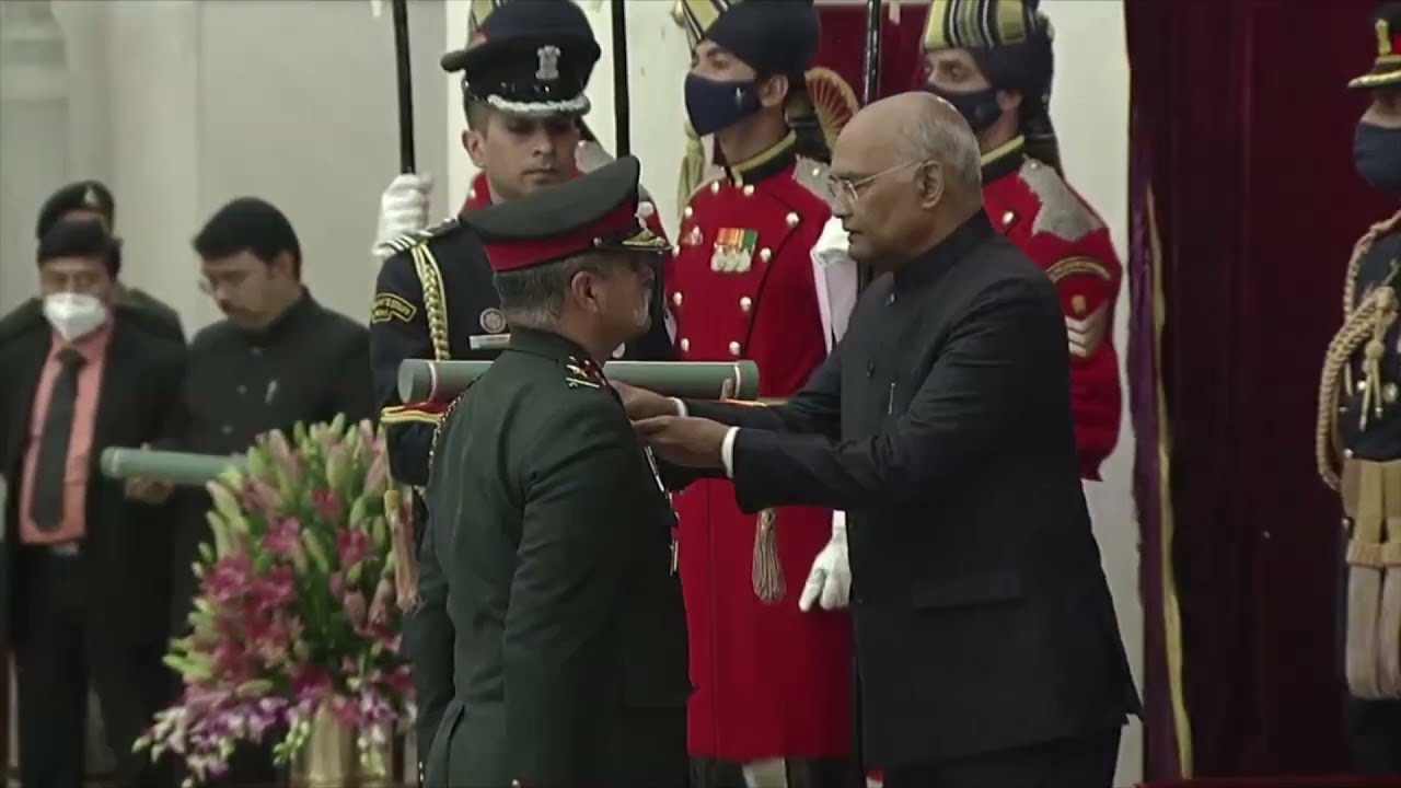 President Kovind presents Ati Vishisht Seva Medal to Major General Jasbir Singh Sandhu, The Infantry