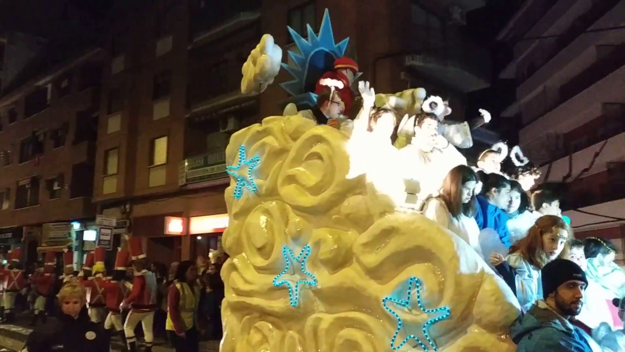 Cabalgata de Reyes Magos en Plasencia 2019. Desfile de calle