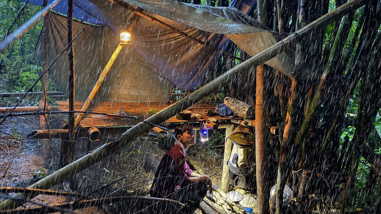 พายุฝนลมแรง!นอนป่าติดไร่ข้าวในสภาพอากาศที่แปรปรวนอยู่ตลอดเวลา!