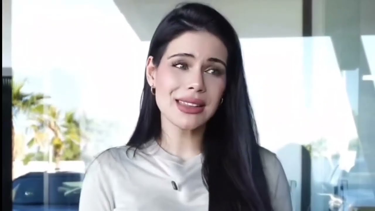 Ella no sabía que su jefe estaba escuchando todo