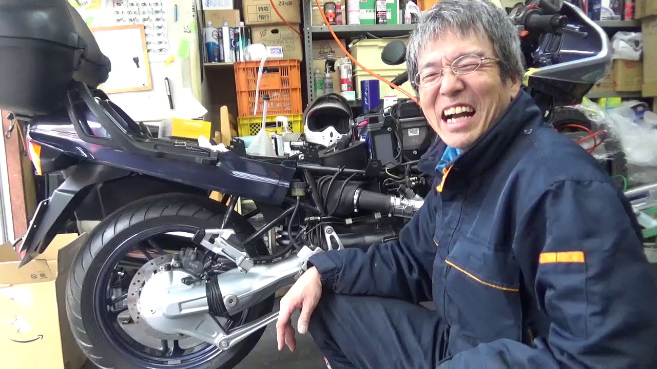 バイク屋の日常。BMW R1150RSのリアブレーキホースの交換の前に・・・。