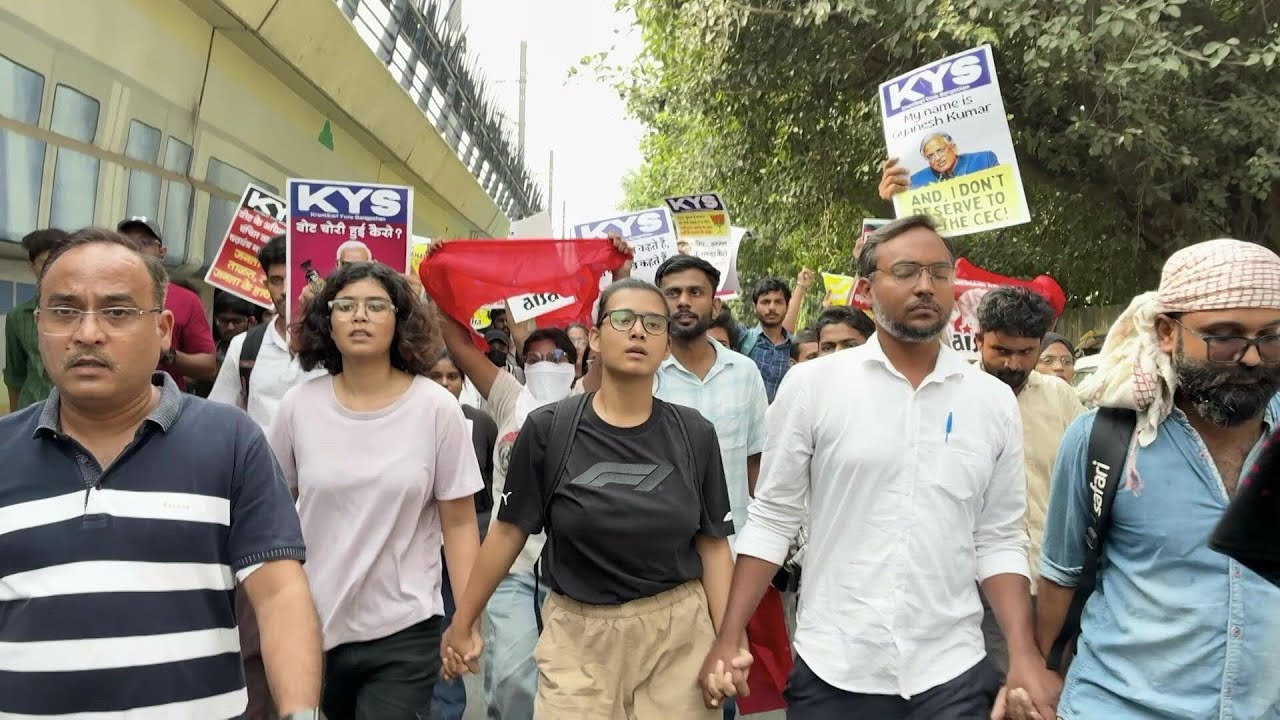 Flash protests continue in New Delhi as Indian police detain demonstrators | AFP