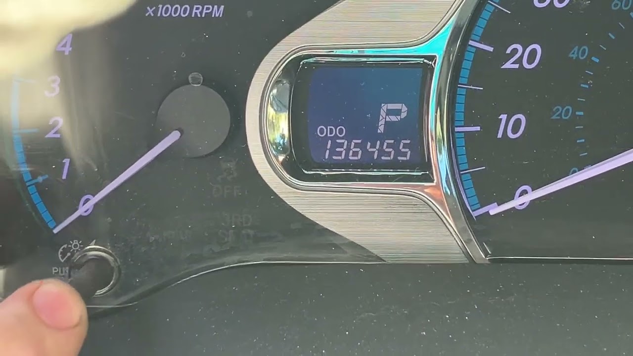 Сброс счетчика ресурса масла и планового технического обслуживания для Toyota Sienna 2011–2016 гг.