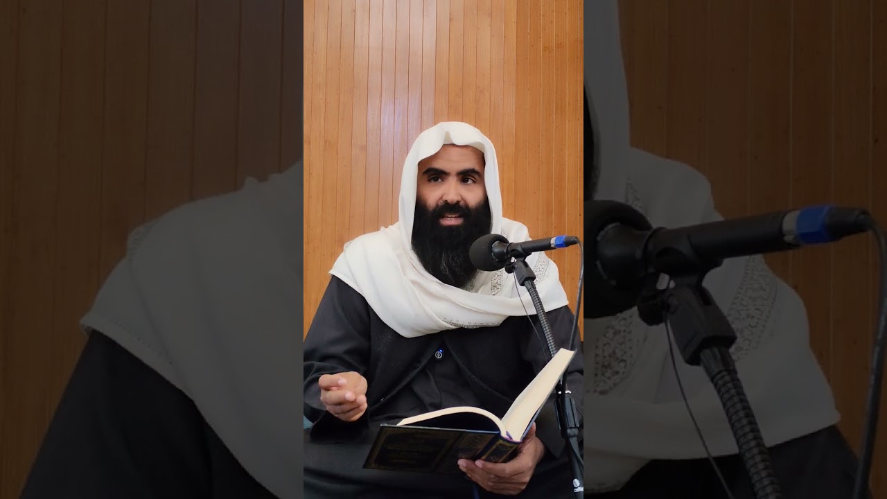 باب البذاء والفحش قوله ﷺ ألا أخبركم بمن يحرم على النار أو بمن تحرم عليه النار... كل قريب هين لين سهل