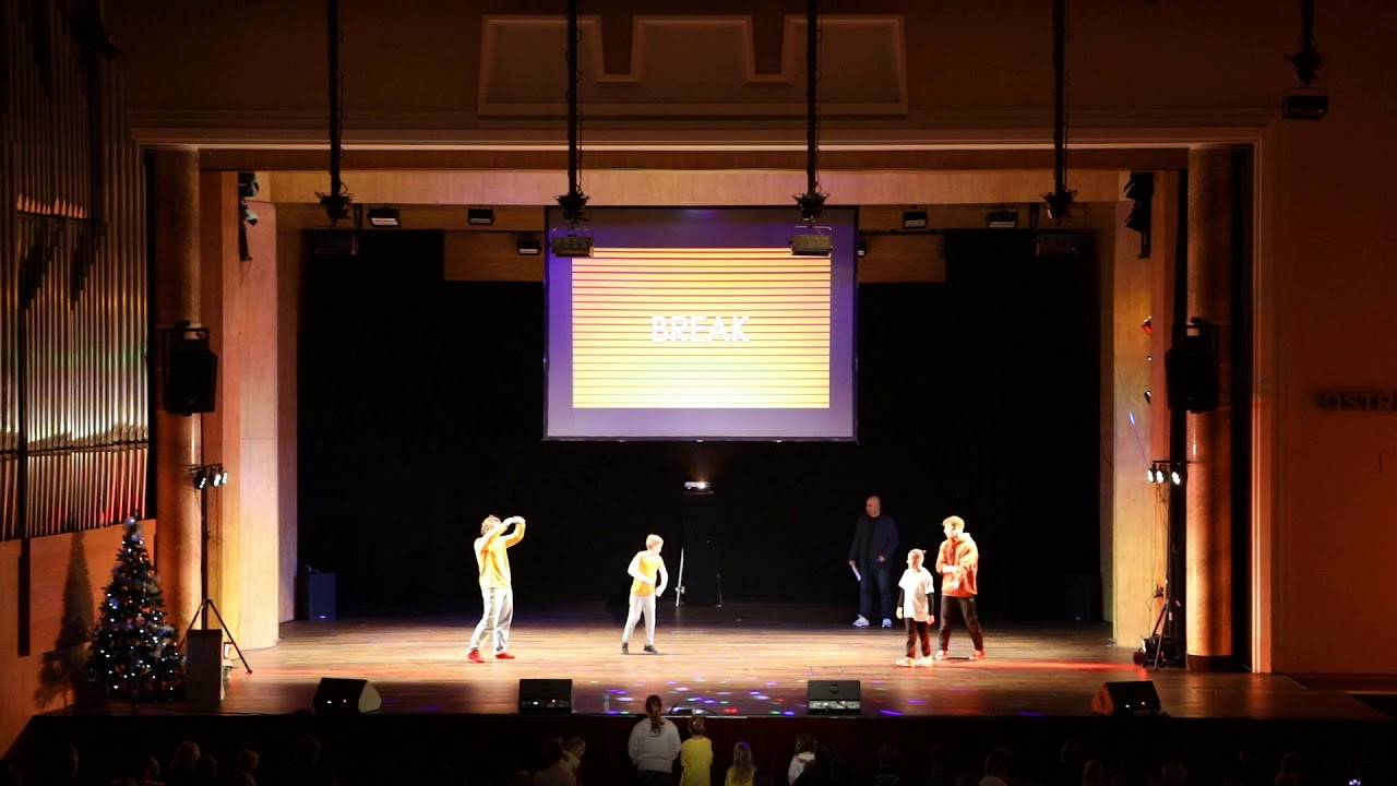 BEAT UP Ostrava Vánoční šou 2019   16 Break CD5 2099