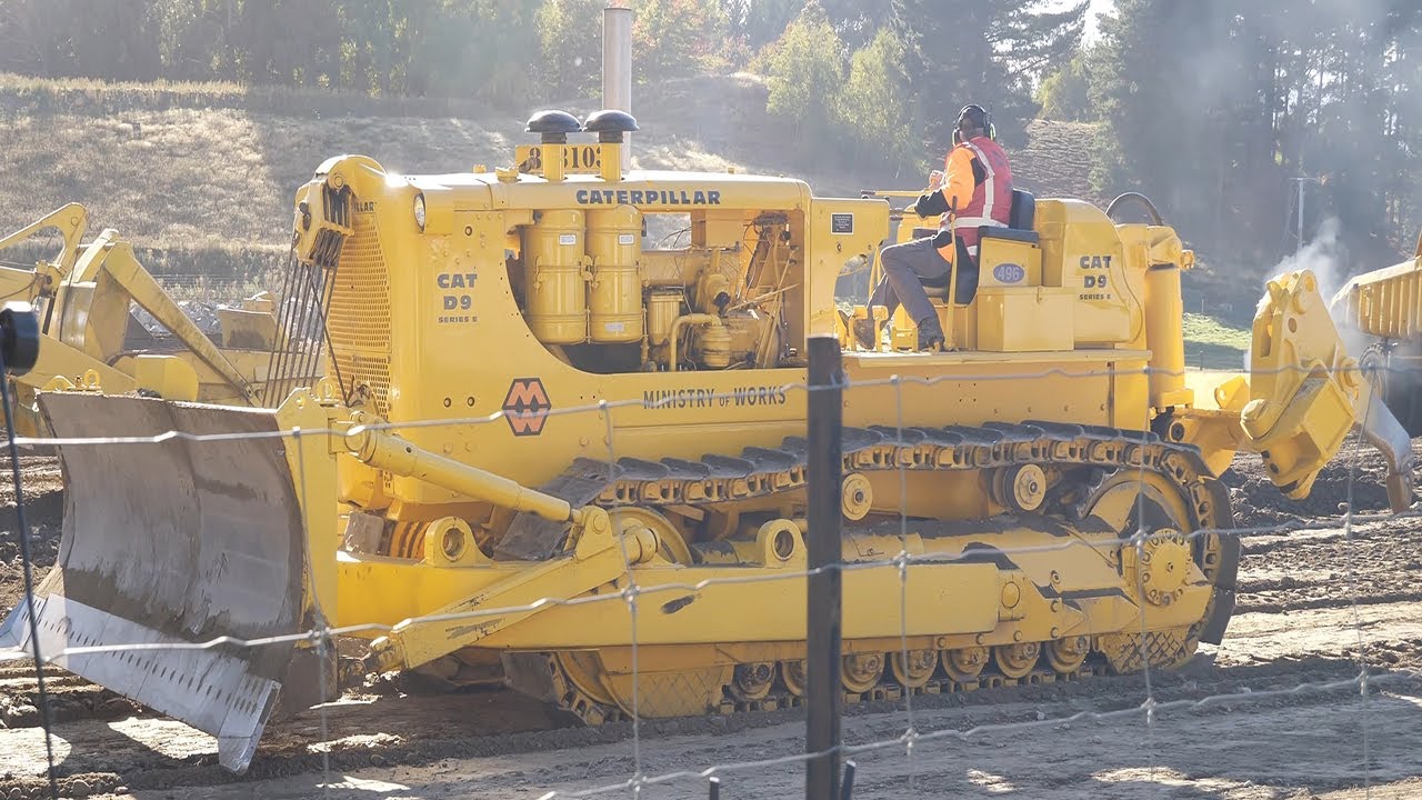 Vintage Caterpillar CAT D9 Series E Bulldozer Working at Wheels at Wanaka 2023