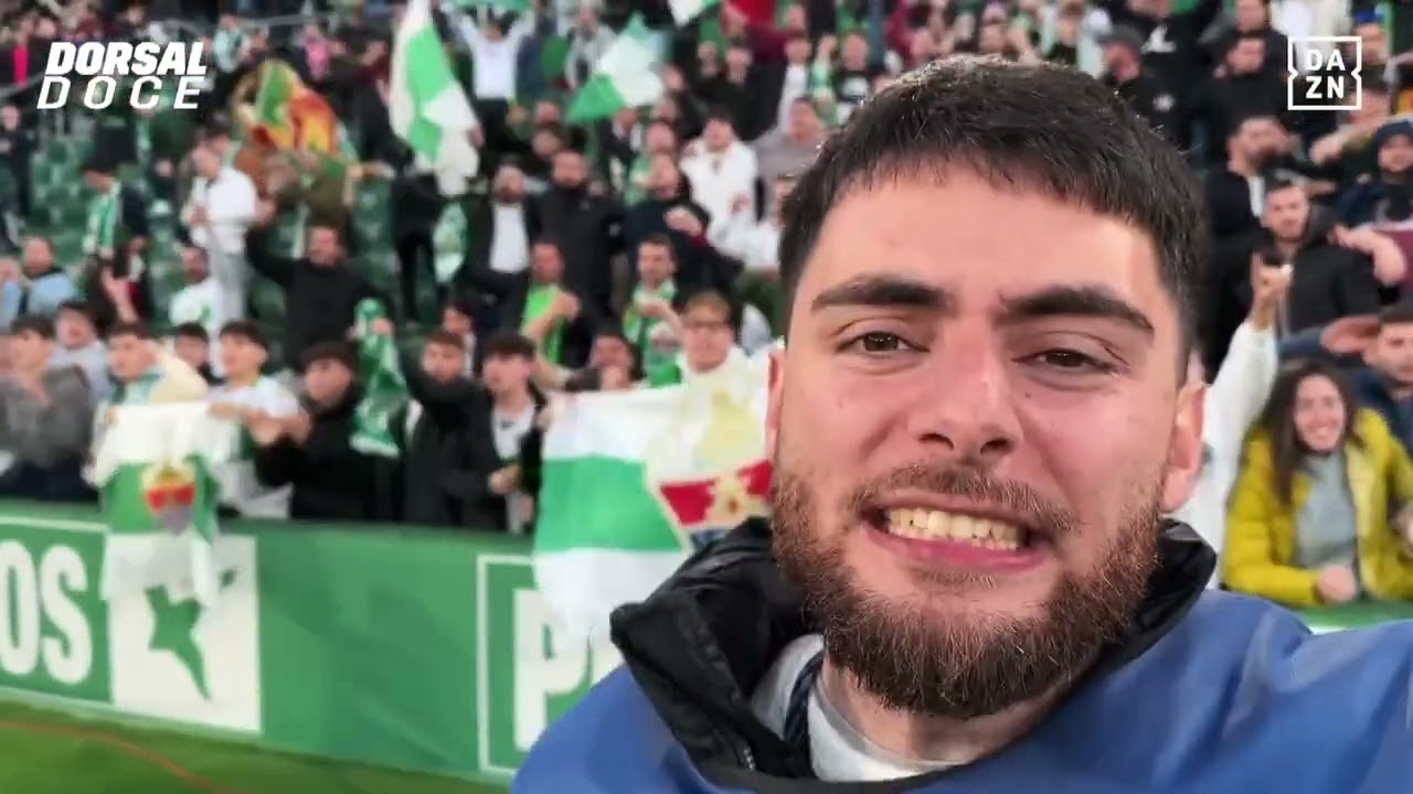 Afición del Elche CF , partido Elche 3 - Villareal 1, primera victoria de la temporada 2022-23