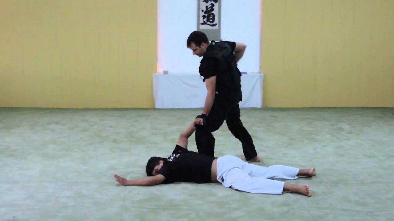 Demonstração Aikido Policial - Instituto Sul-Brasileiro de Aikido