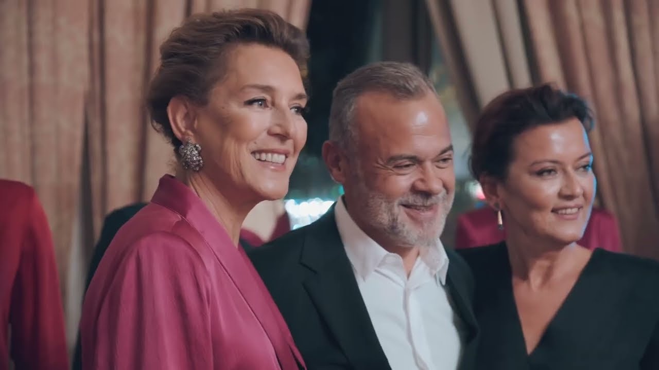 Yonca Ebüzziya X Maksu 'İstanbul' koleksiyonu kitlesiyle buluştu.
