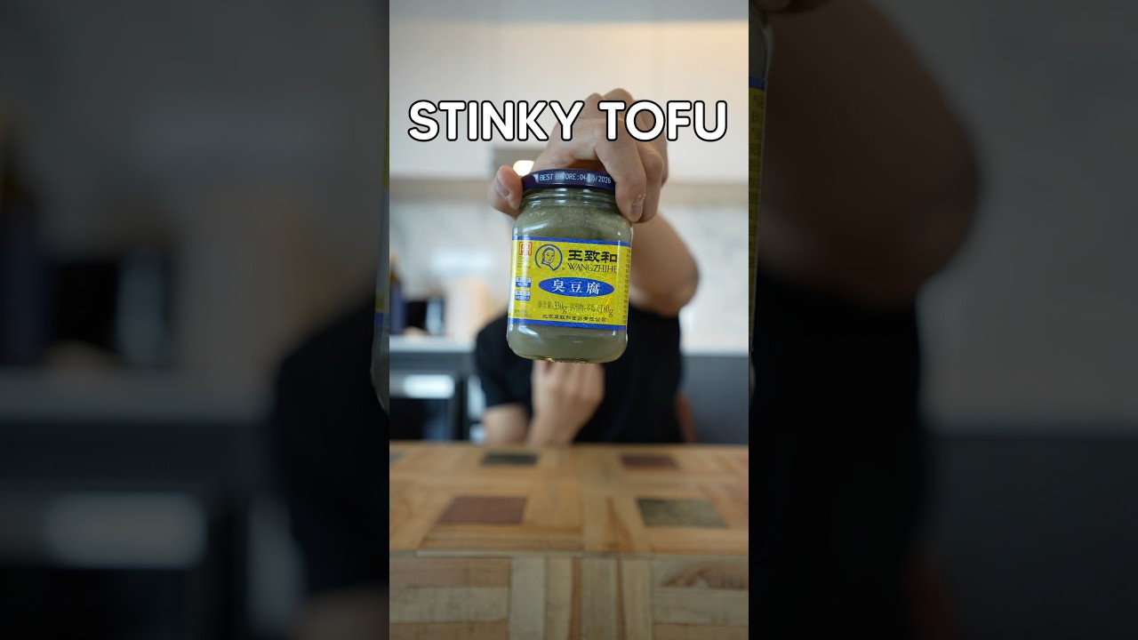 Ich probiere zum ersten Mal STINKY TOFU 🤢