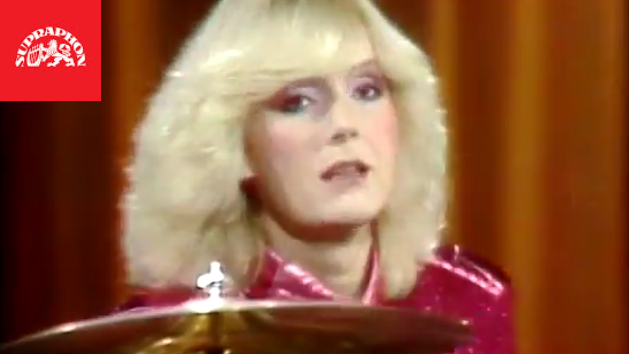 Helena Vondráčková, Věra Špinarová, Petra Černocká, Jiří Schelinger - Tak nehraj dál (video 1980)