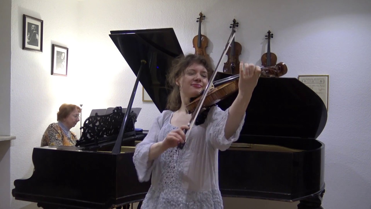 Monti - Czardas (live excerpt) Caroline Adomeit, violin