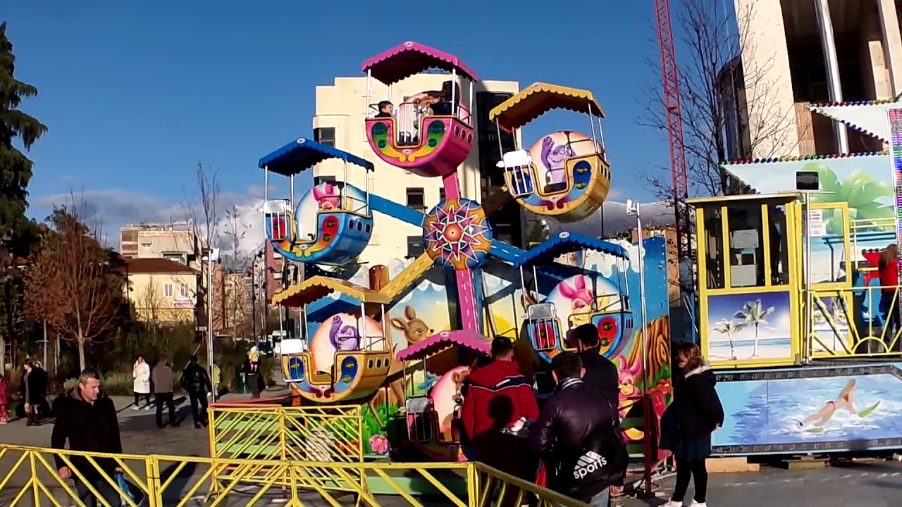 Report Tv - Shtegtim, festa ne Tirane