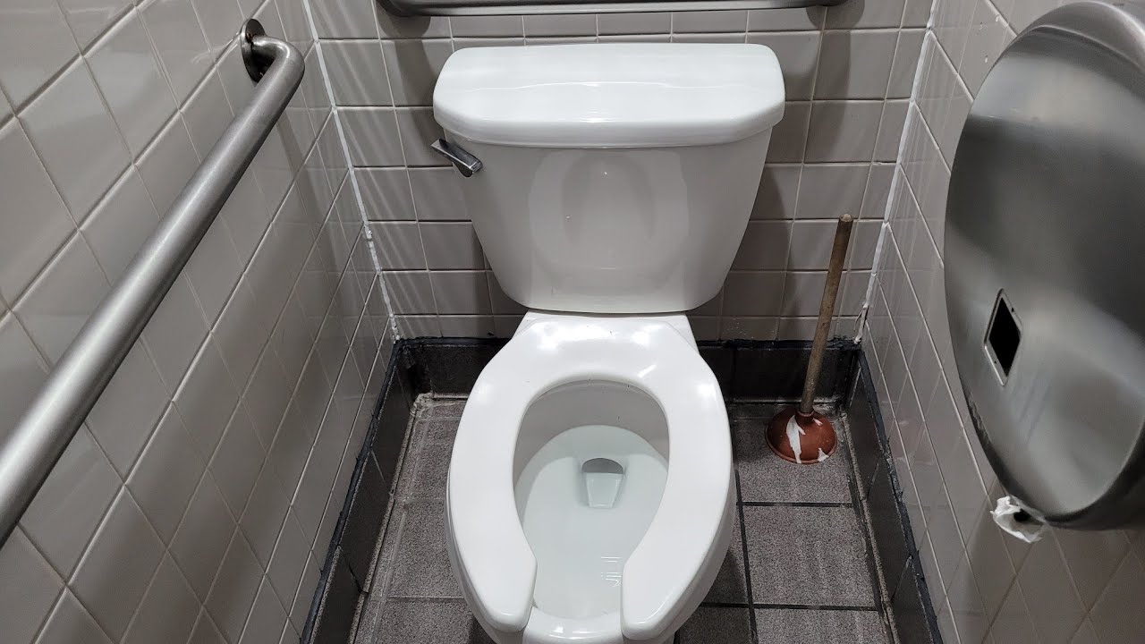 [BT] Taco Bell Restroom Full Shoot