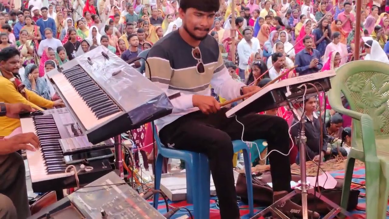 Gloria|| Sung by Choir group of Aliganda Parish| Music played by Anil Parash Nitin Budu@K_KUMAR534