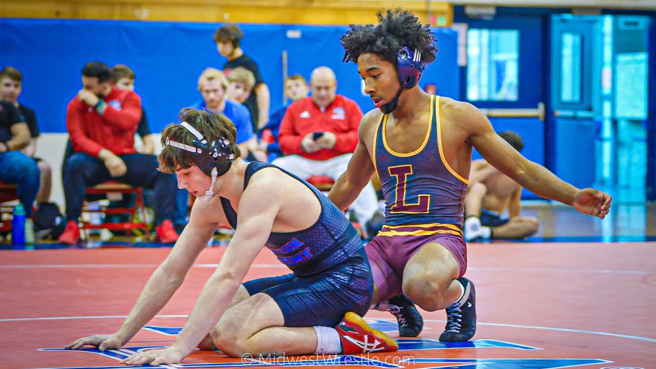 144 – Ashton Hobson {G} of Marmion Academy IL vs. Jaedon Calderon {R} of Lockport IL