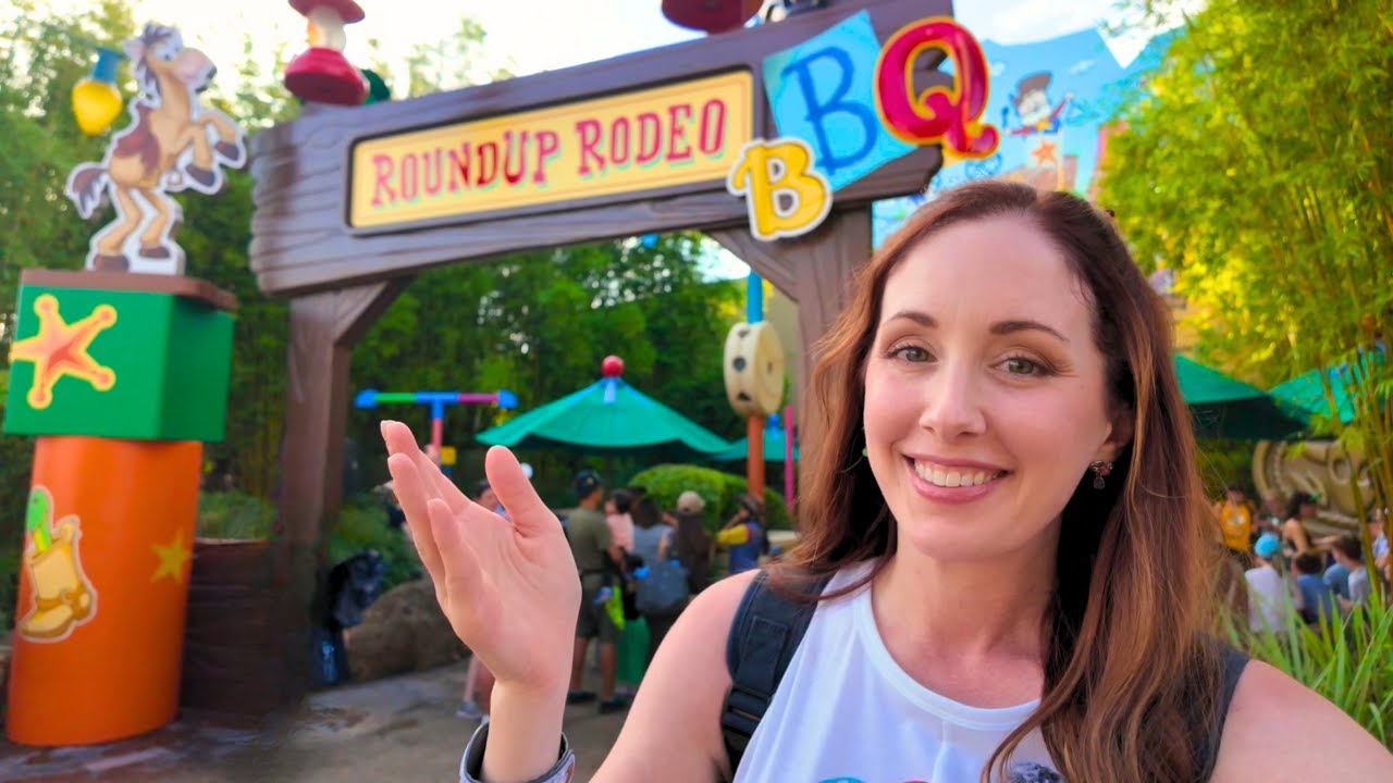 Dining at Disney's Roundup Rodeo BBQ