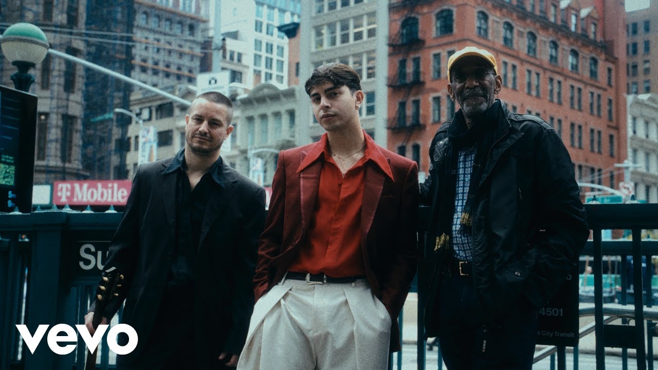 Rusherking, Micro TDH, Ron Carter - Mía (Official Video)