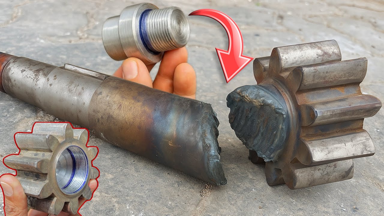IMPOSSIBLE Repair? Saving a Bulldozer Drive Shaft with a Simple Iron Bar by Technical Method