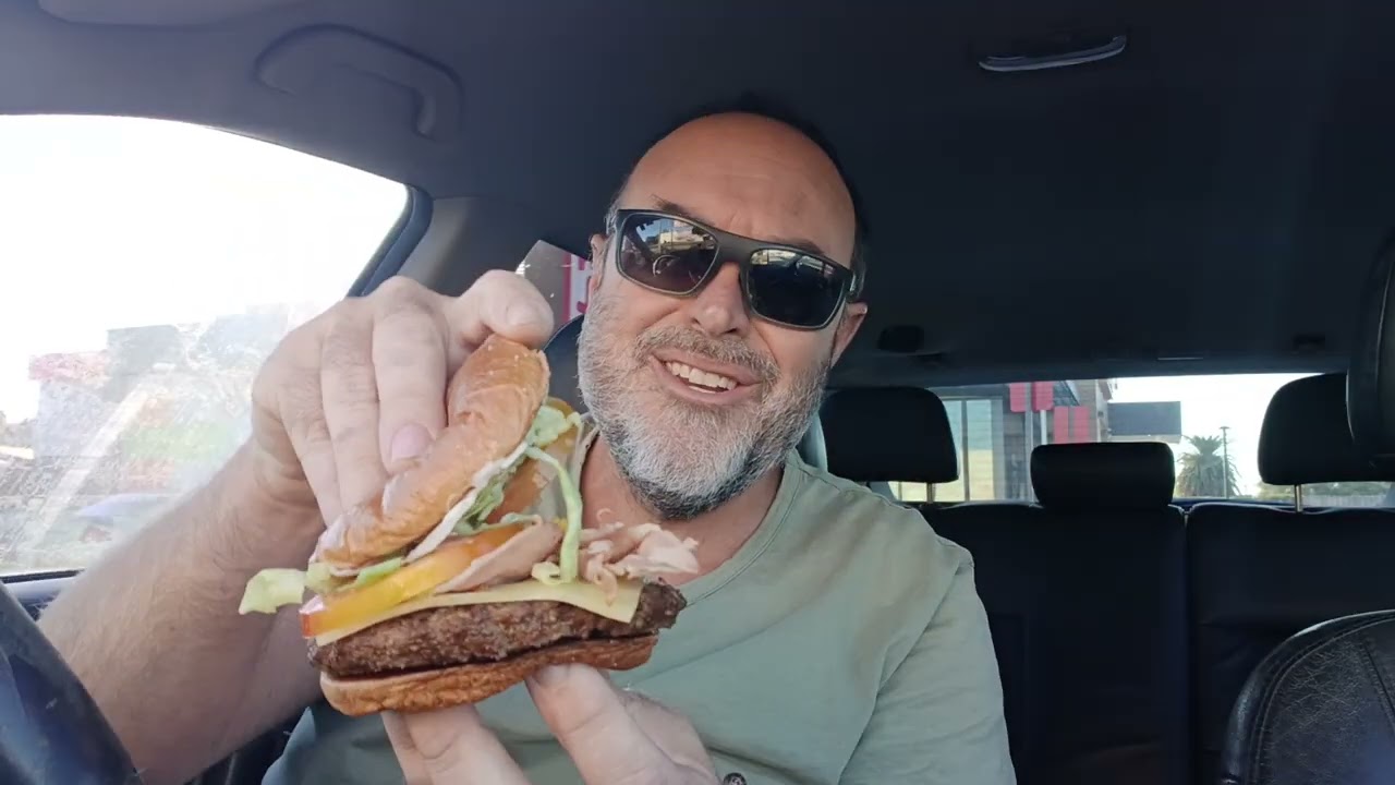 BBQ SMOKEHOUSE Angus Burger Review (Grill Masters Range) @HJsAustralia - Big, Bold & Smoky! 🍔🔥🥓