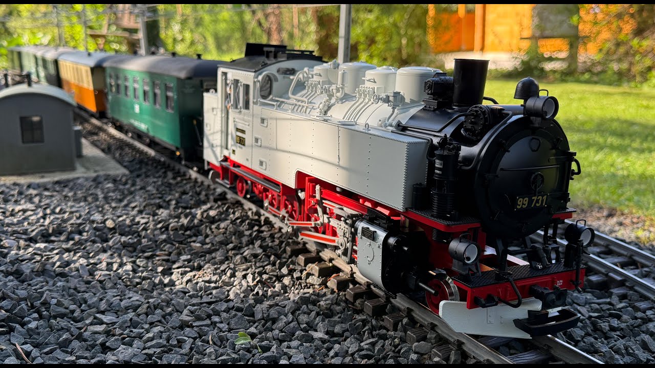 Erste Ausfahrt der LGB 21482 VII K 99 731 in der Fotolackierung auf meiner kleinen Gartenbahn