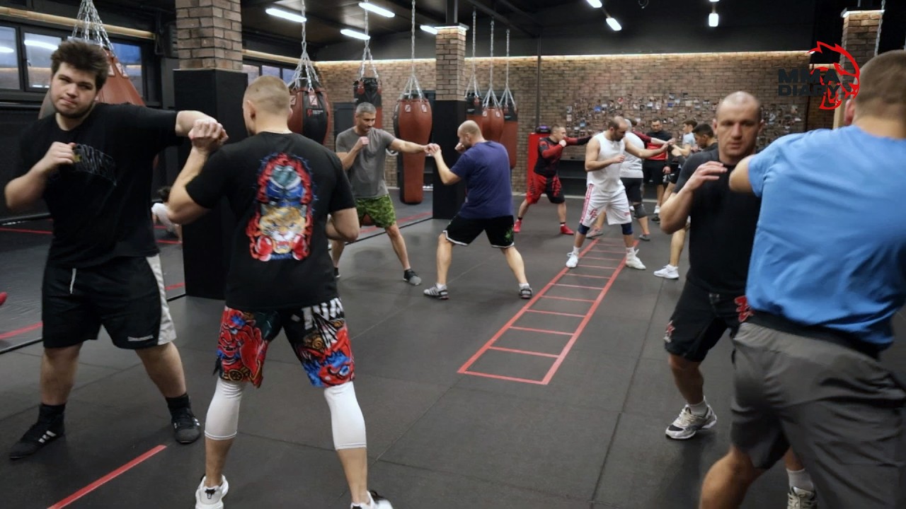 💥 Power Strikes: Full Boxing Heavy Bag Workout! 💥