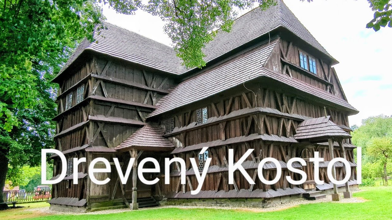 Dreven&yacute; Artikul&aacute;rny Kostol (UNESCO) v tvare Obr&aacute;tenej Lode v obci Hronsek - Komentovan&aacute; Prehliadka