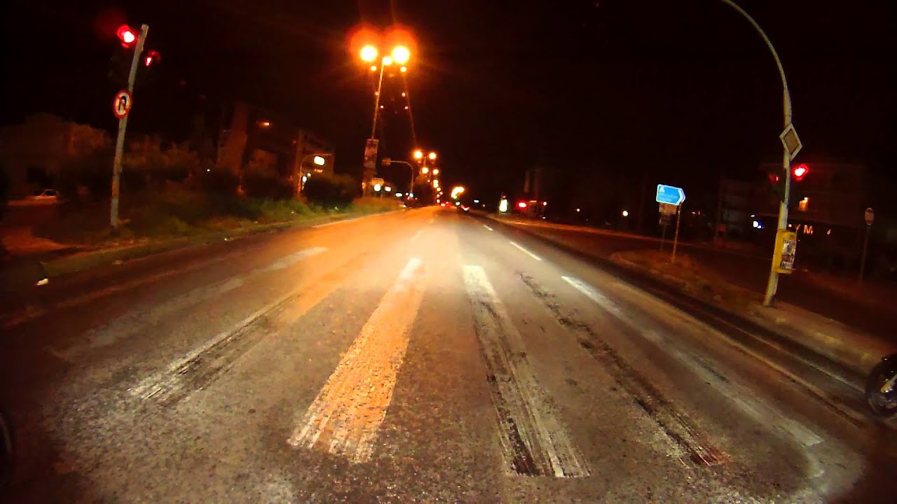 YAMAHA TMAX VS YAMAHA R1