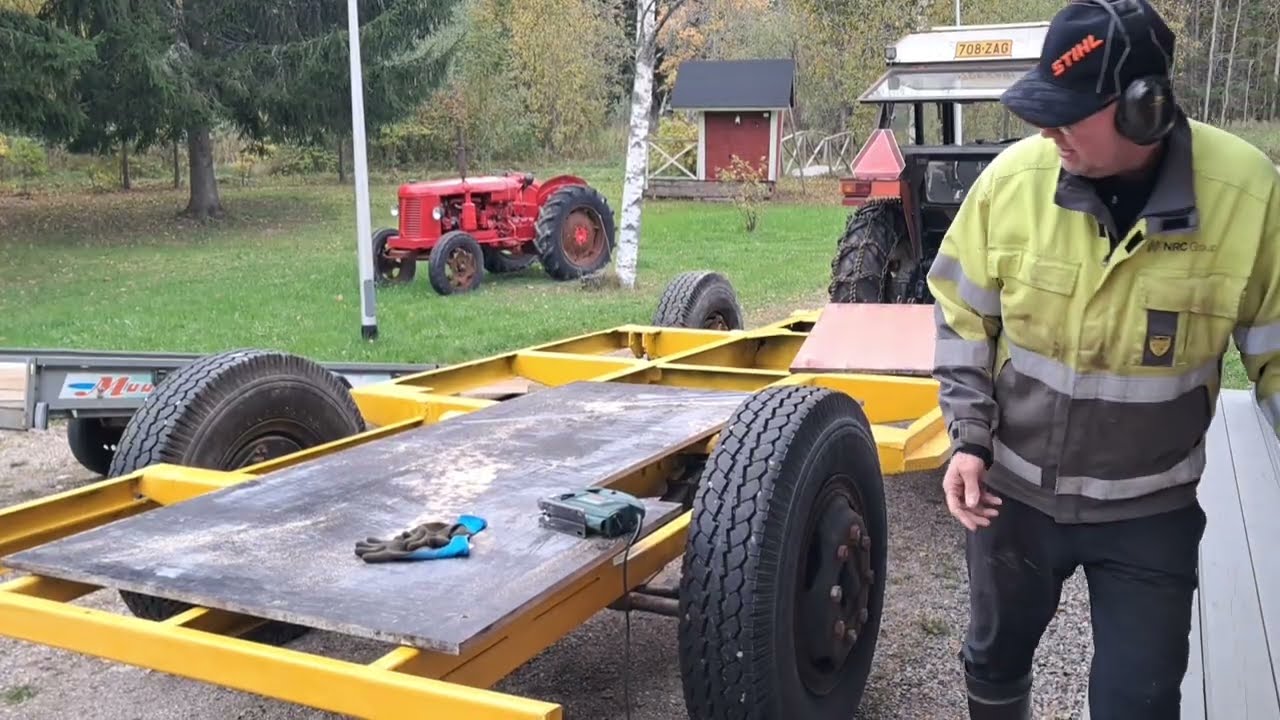 Pohjalevy asuntovaunuun, kohta pääsee runkoa rakentamaan...