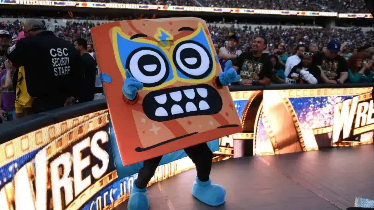 Сол Рука был Синнемодзи во время выхода Рея Мистерио на WrestleMania 39 от WWE.