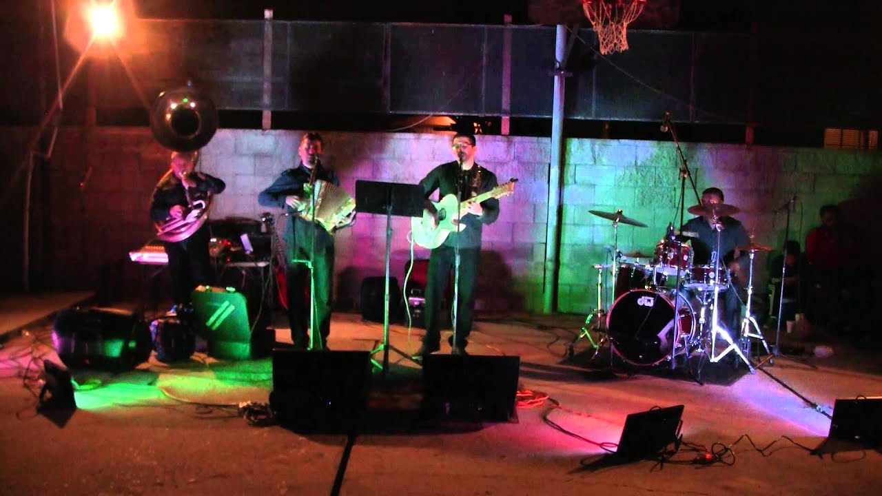 Grupo Los Exclusivos - Corrido de Bob Esponja (En Vivo 2015) Grupo Norteno Con Tuba En Los Angeles