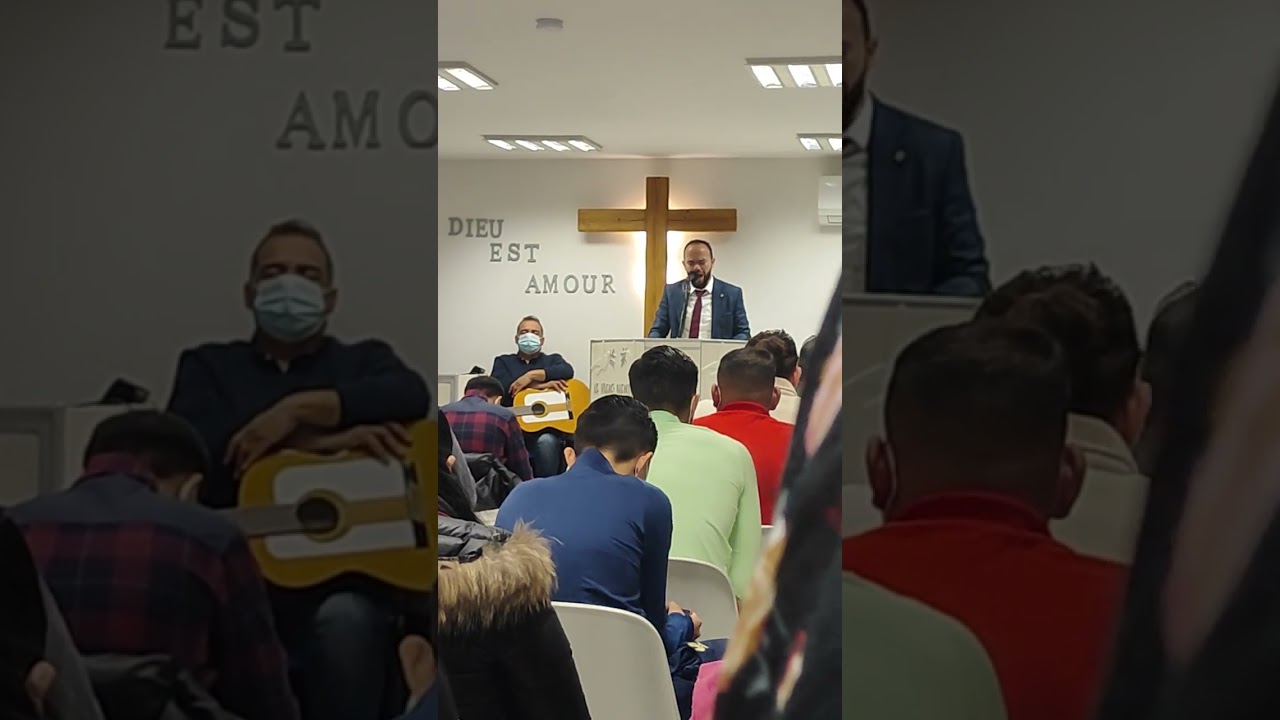 cantique avec le fr&egrave;re Tony d'Agde a l'&eacute;glise de Perpignan