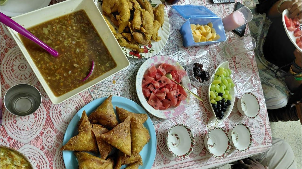 4th and 5th Roza Iftaari..mix veg chicken soup, Marchi bajji 