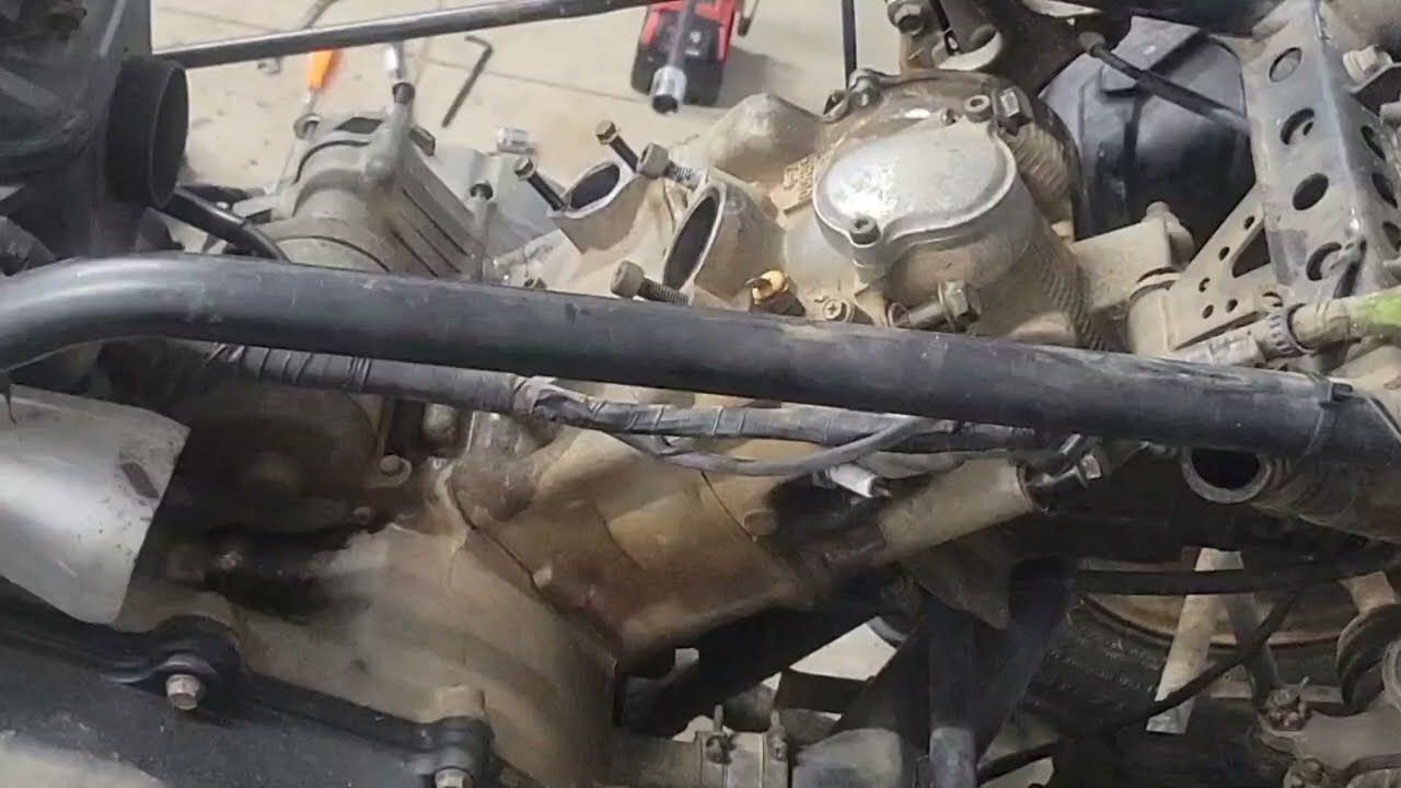 Top End Removal on 2000 Yamaha Kodiak 400