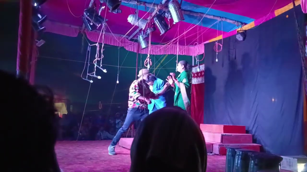 যাত্রাপালা। পল্লী বধুর ময়লা সিঁদুর