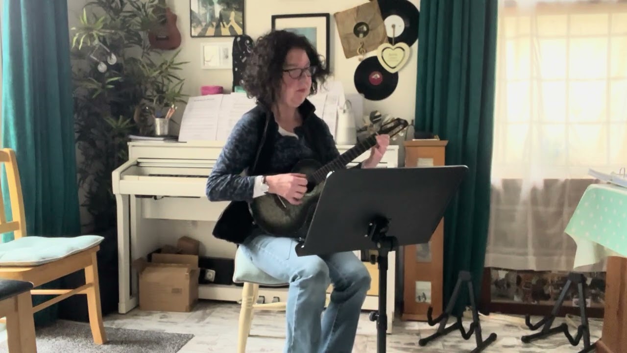 Krissie sings / ukulele 🎵Touch The Sky 🎵