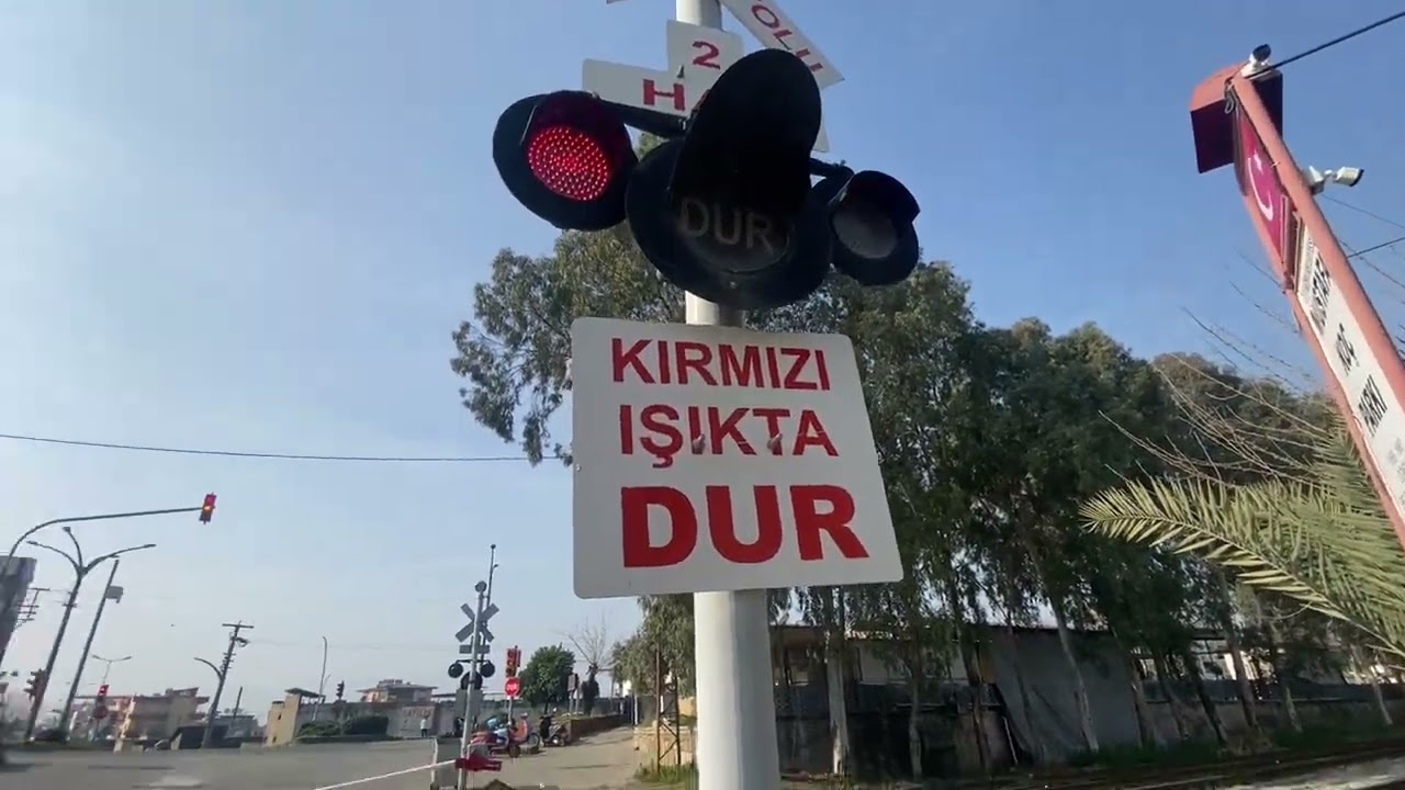 İZMİR DENİZLİ TRENİ KÖŞK GARA KORNALI GİRİŞ YAPIYOR