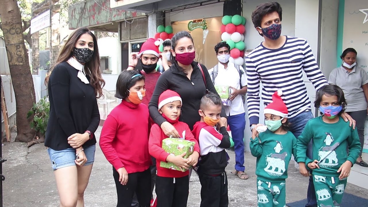 Ekta Kapoor Christmas Party With Many Celebrities And They Are Really L00KING Gorgeous | 2020