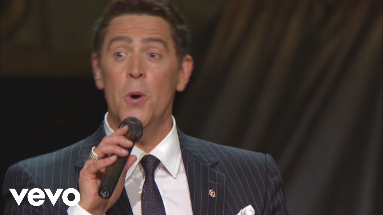 Bill & Gloria Gaither - Moving Up to Gloryland [Live] ft. Ernie Haase & Signature Sound