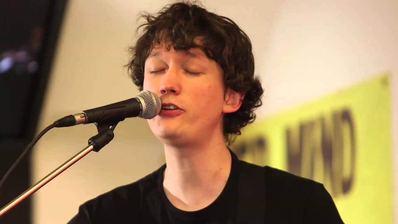Miaoux Miaoux - 'Star Sickness' (Live @ hmv Glasgow Argyle Street)
