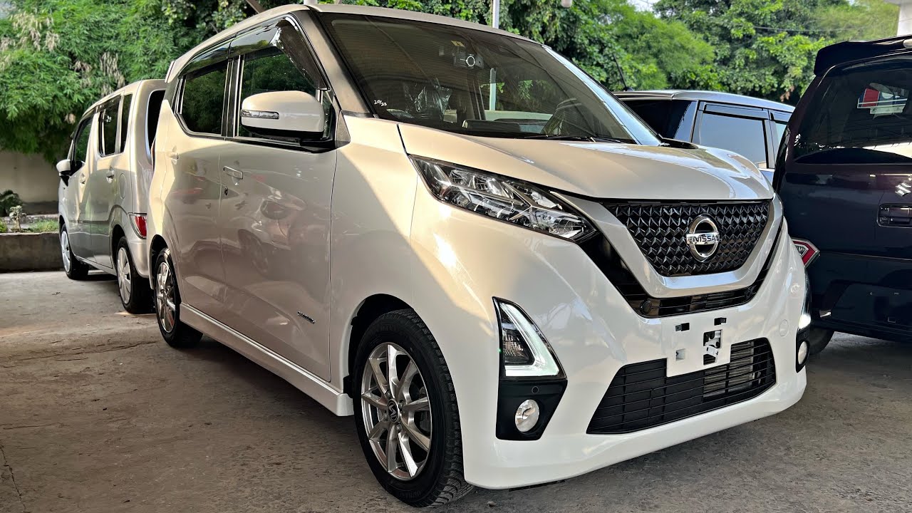 New Nissan Dayz Highway Star S Hybrid PROPILOT (4K REVIEW) - Interior and Exterior Details