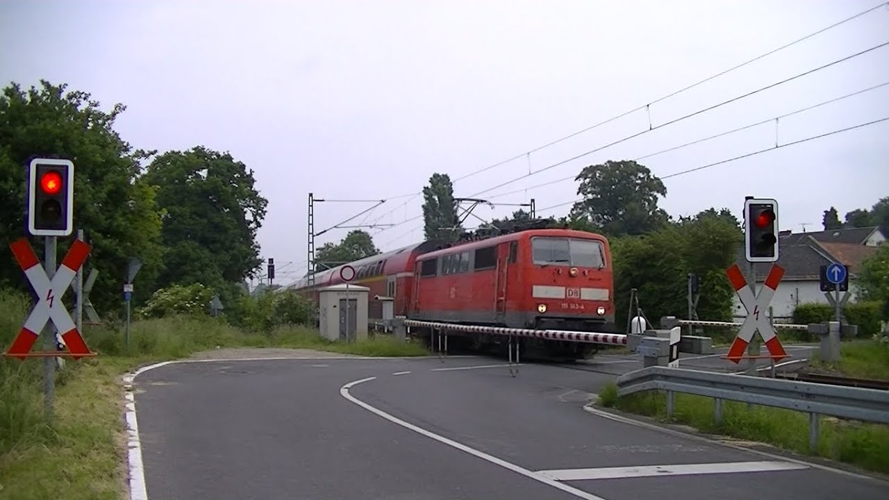 Spoorwegovergang Geilenkirchen (D) // Railroad crossing // Bahnübergang