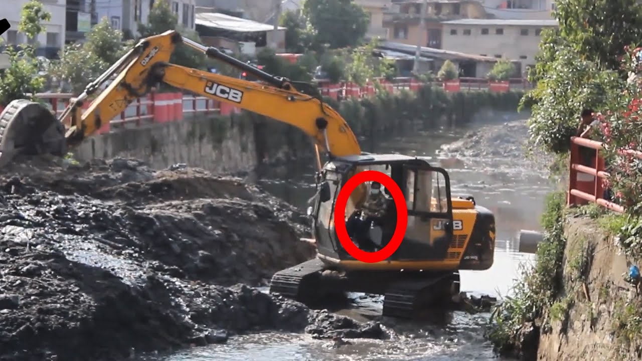 Wow LADY Operator  !!! Super New Jcb Excavator  Showing Some Amazing Stunt & Work