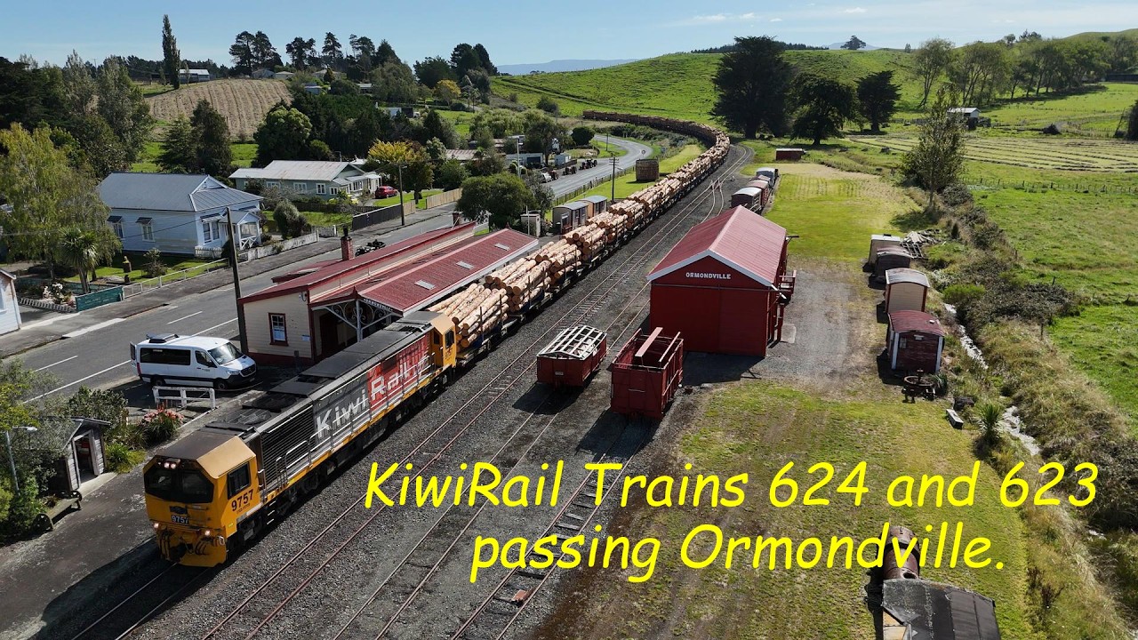 KiwiRail Trains 624 and 623 passing Ormondville.