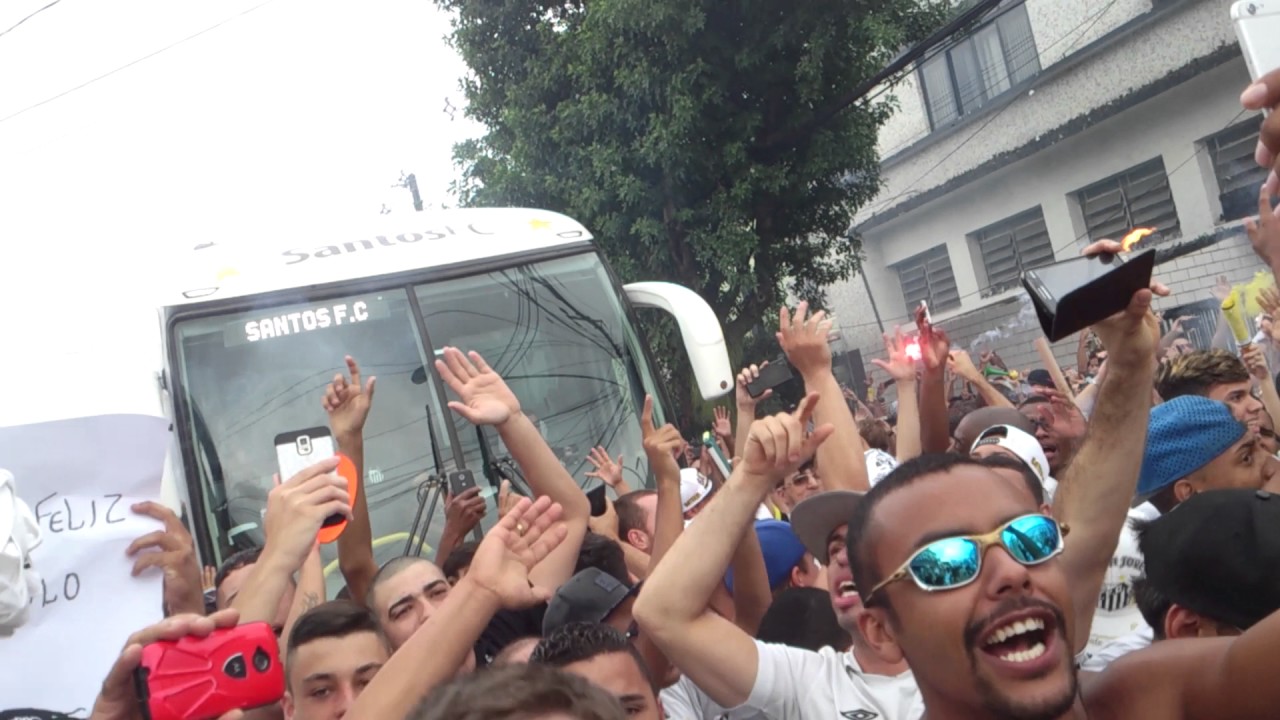 Chegada do ônibus do Santos FC - Final Paulista 2016